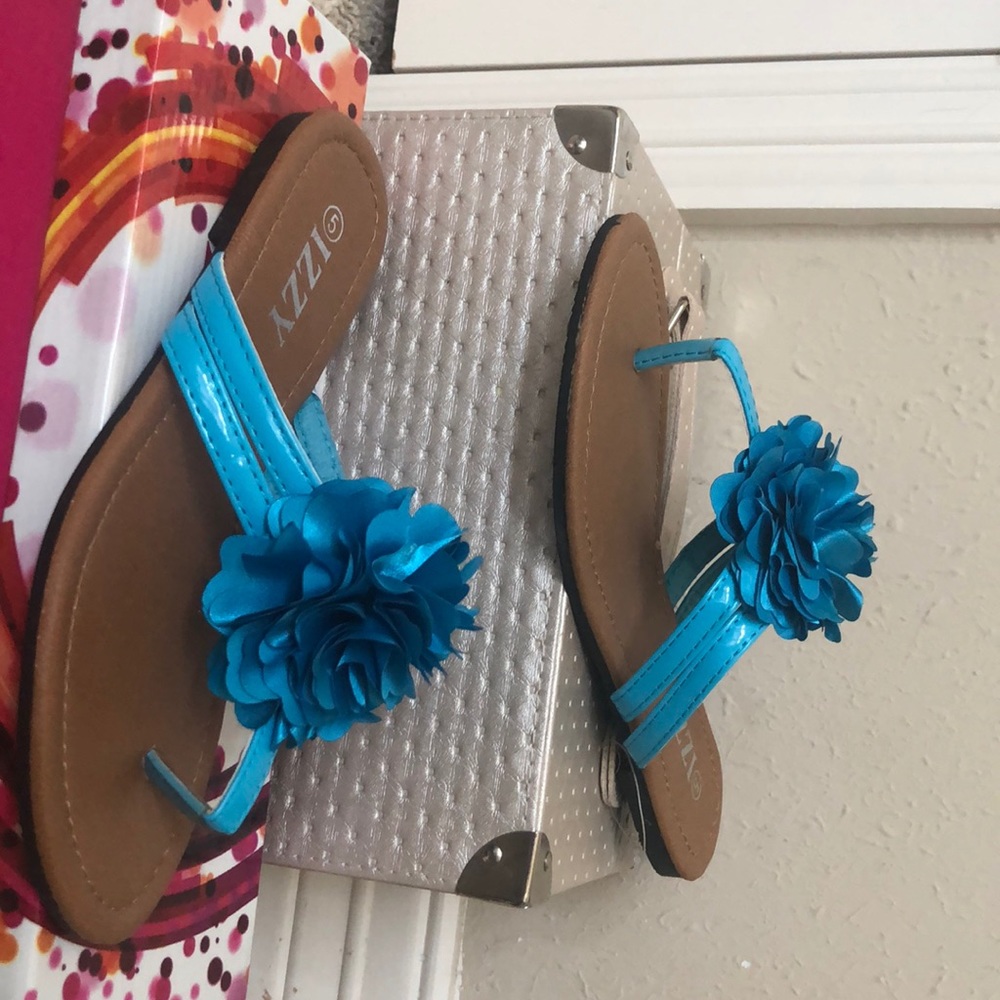 Izzy flip flops